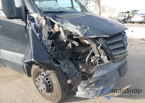 2017 Mercedes-Benz Sprinter 3500 High Roof V6 z USA, uszkodzony, nr VIN WD3PF1CD3HP550887